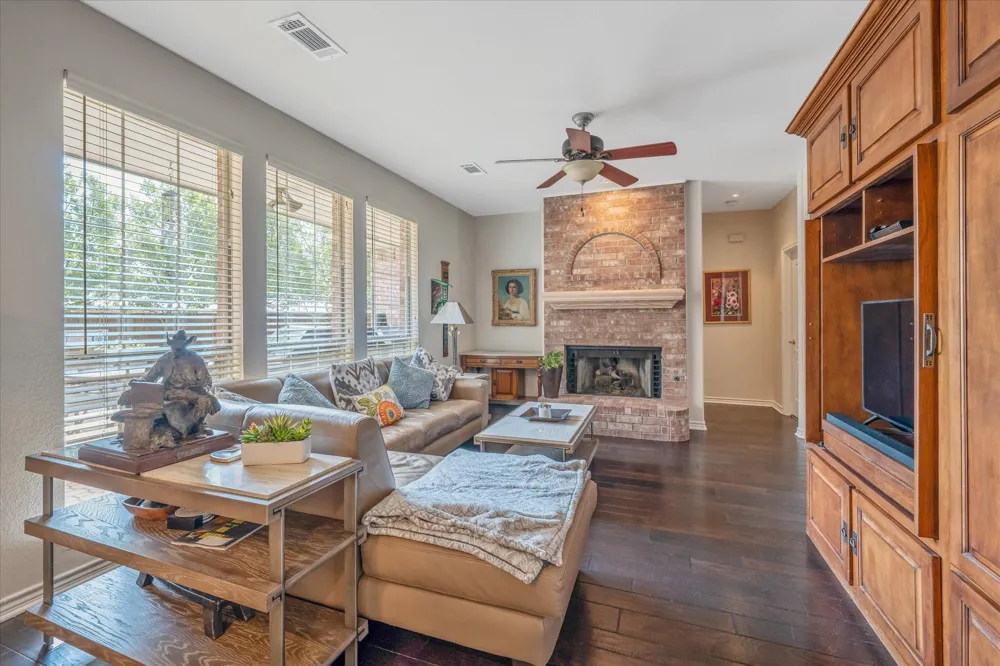 2644 Newcastle Drive Carrollton, TX 75007