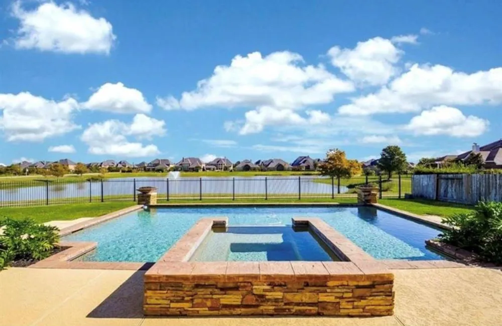 2703 Bonnie Bray Dr Drive Katy, TX 77494