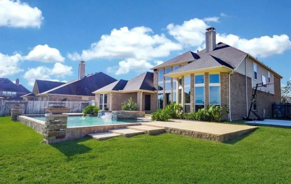 2703 Bonnie Bray Dr Drive Katy, TX 77494