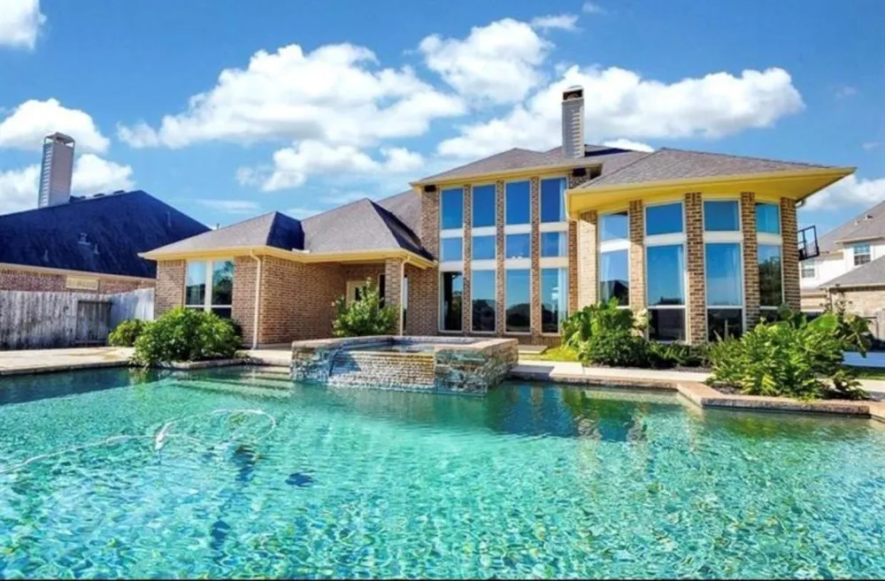 2703 Bonnie Bray Dr Drive Katy, TX 77494