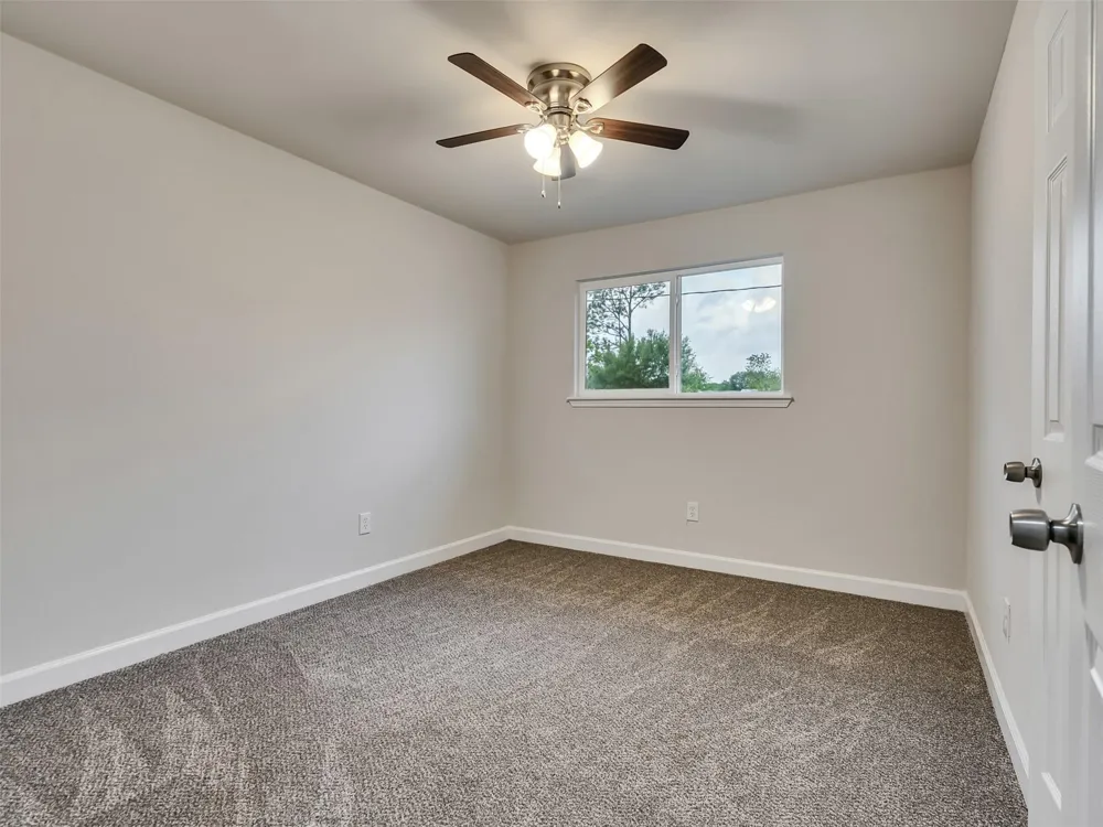 1905 County Road 235 Alvin, TX 77511
