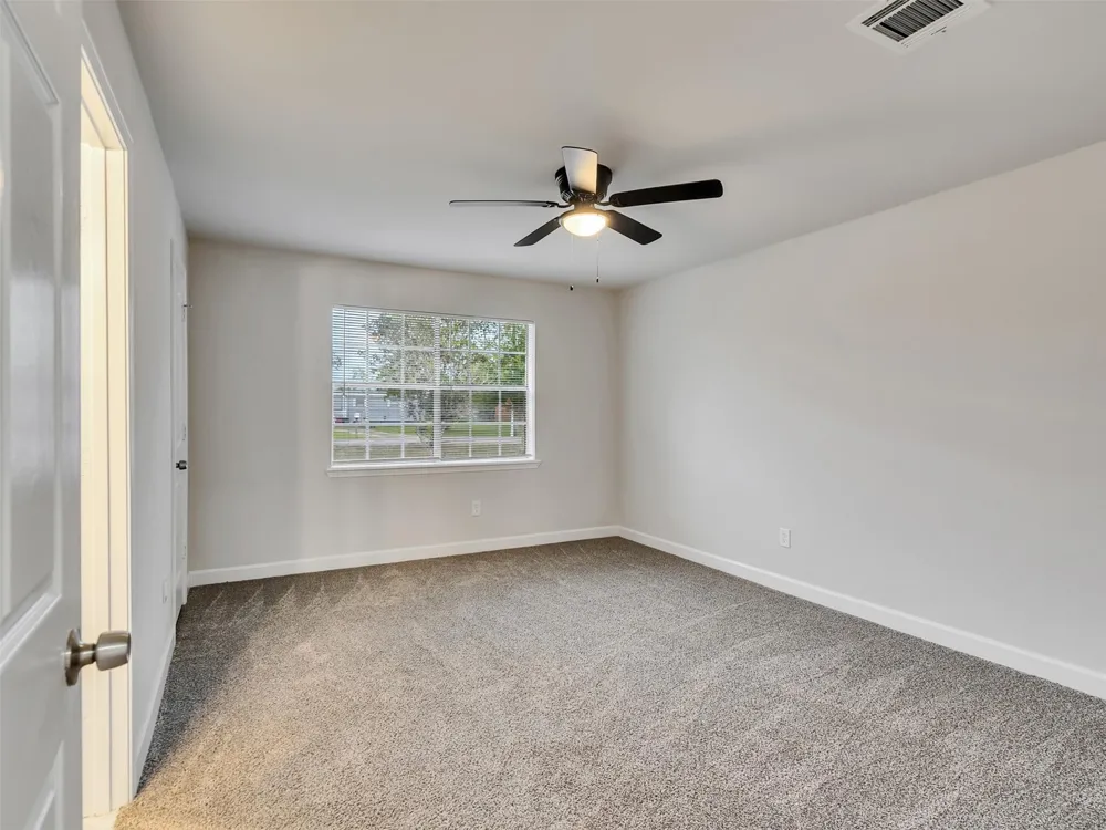 1905 County Road 235 Alvin, TX 77511