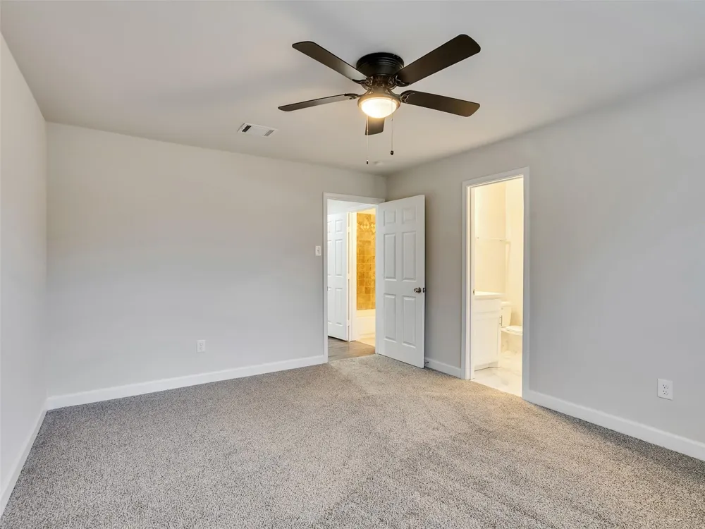 1905 County Road 235 Alvin, TX 77511