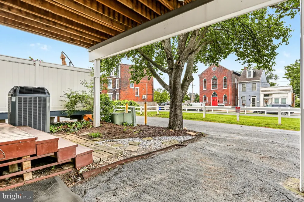 1412 FULTON STREET Harrisburg, PA 17102