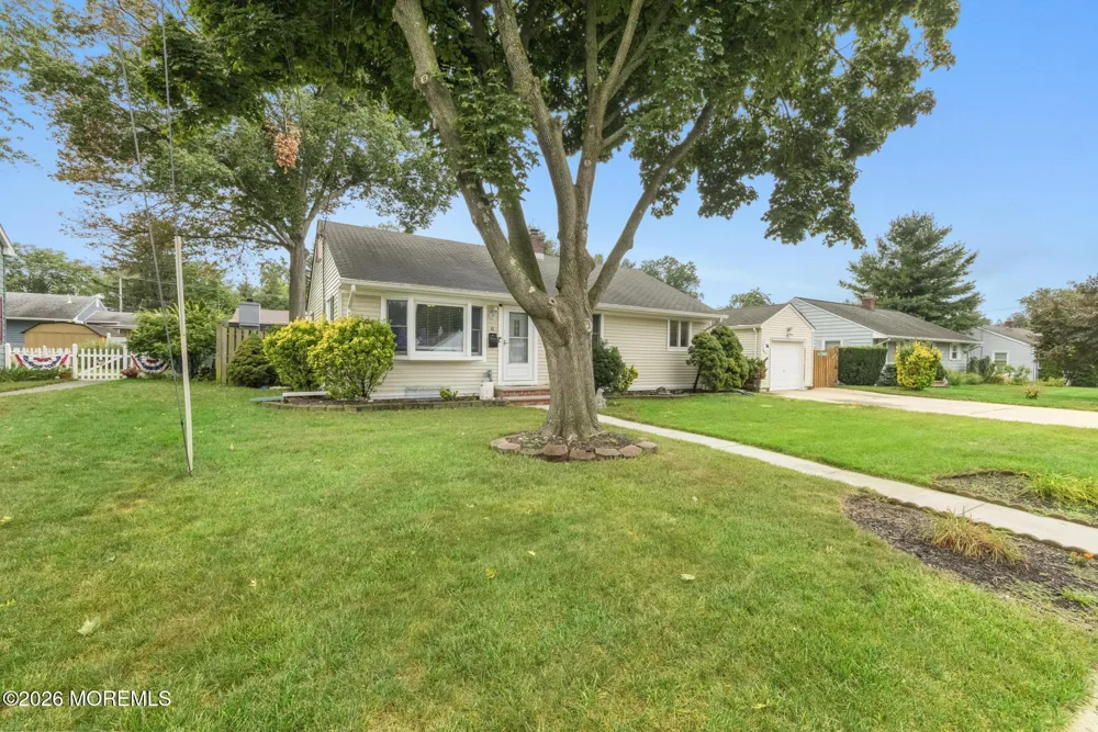 8 Meadowbrook Avenue Eatontown, NJ 07724