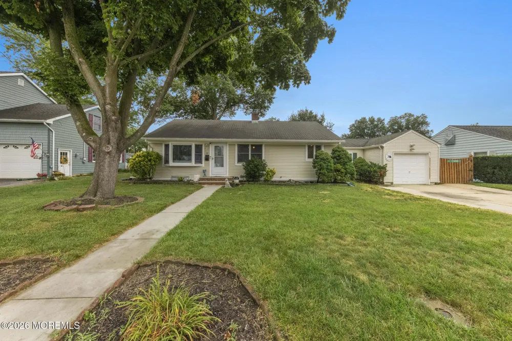 8 Meadowbrook Avenue Eatontown, NJ 07724