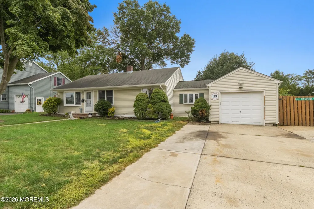 8 Meadowbrook Avenue Eatontown, NJ 07724