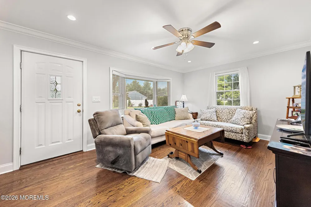 8 Meadowbrook Avenue Eatontown, NJ 07724