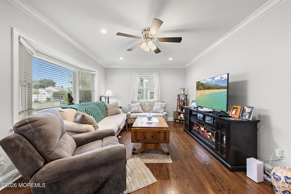 8 Meadowbrook Avenue Eatontown, NJ 07724