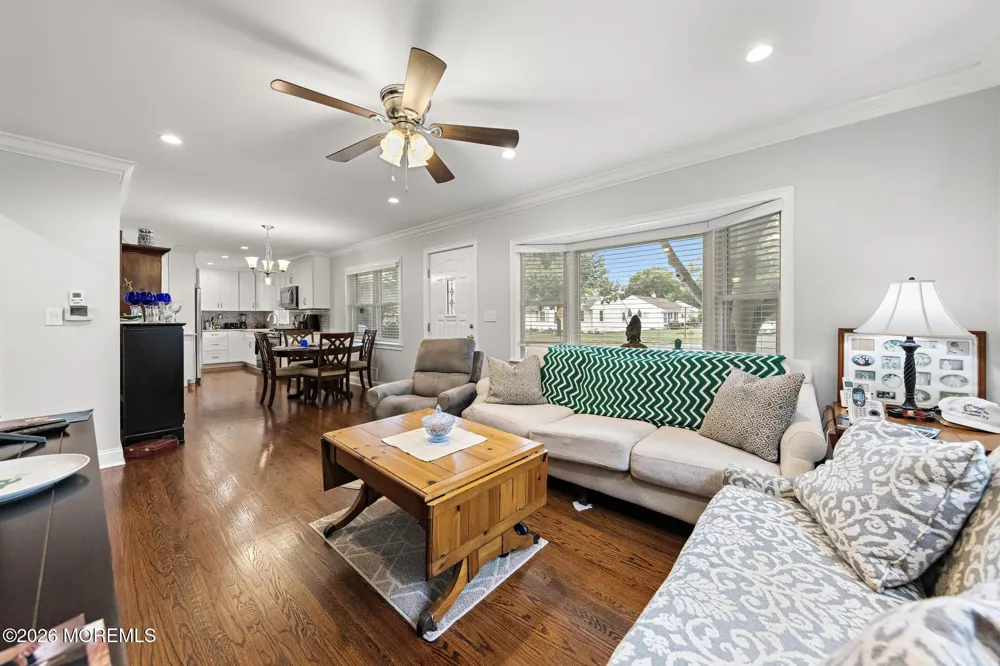 8 Meadowbrook Avenue Eatontown, NJ 07724