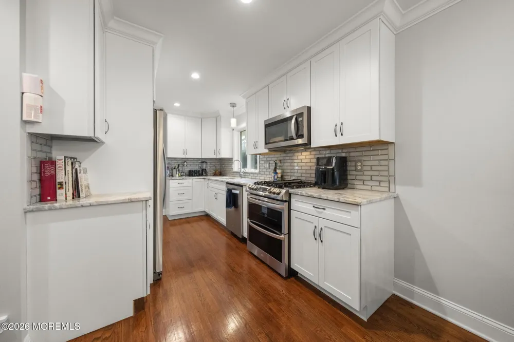 8 Meadowbrook Avenue Eatontown, NJ 07724