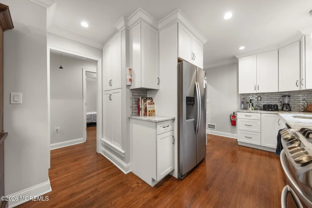 8 Meadowbrook Avenue Eatontown, NJ 07724