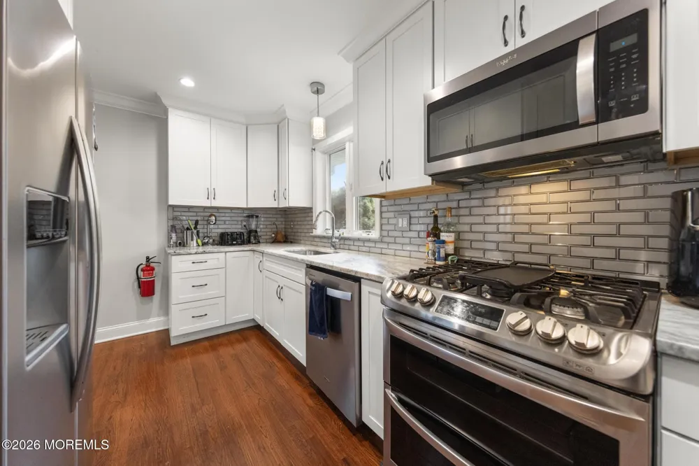 8 Meadowbrook Avenue Eatontown, NJ 07724