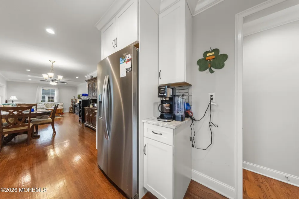 8 Meadowbrook Avenue Eatontown, NJ 07724