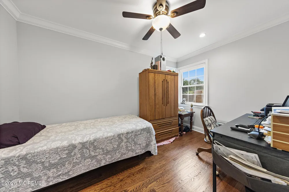 8 Meadowbrook Avenue Eatontown, NJ 07724