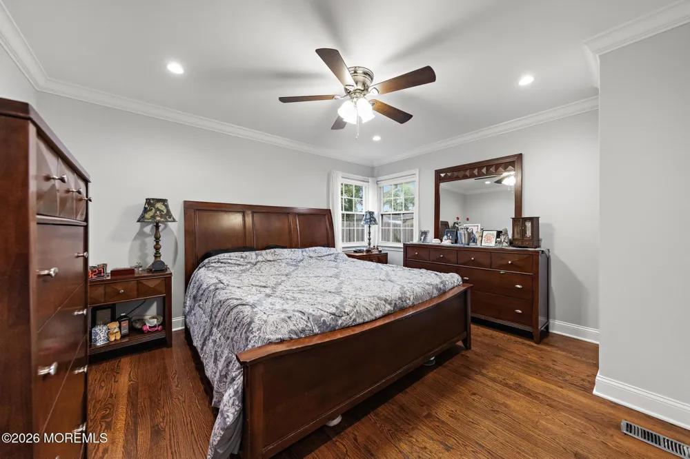 8 Meadowbrook Avenue Eatontown, NJ 07724