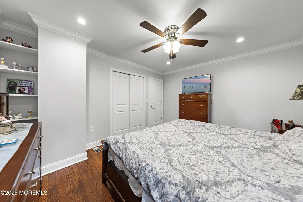 8 Meadowbrook Avenue Eatontown, NJ 07724