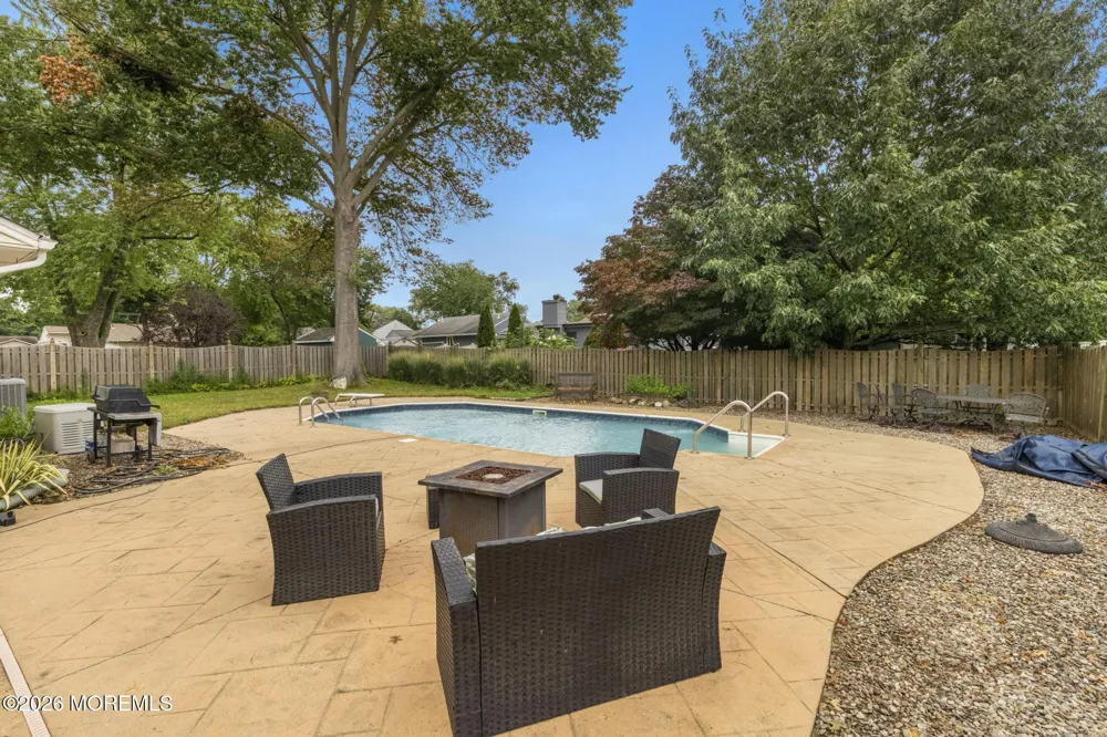 8 Meadowbrook Avenue Eatontown, NJ 07724