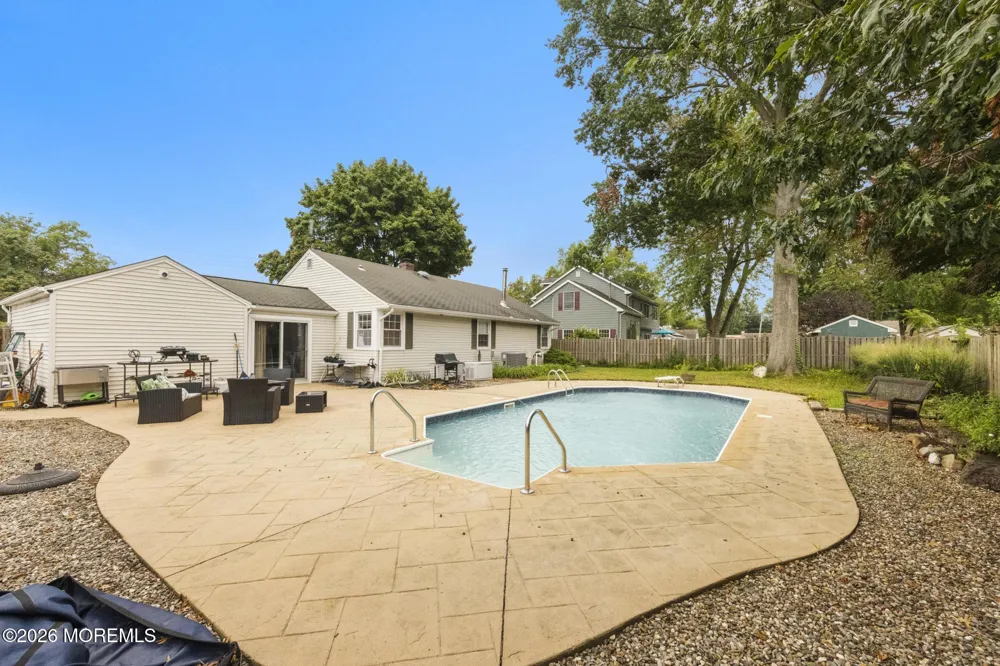 8 Meadowbrook Avenue Eatontown, NJ 07724