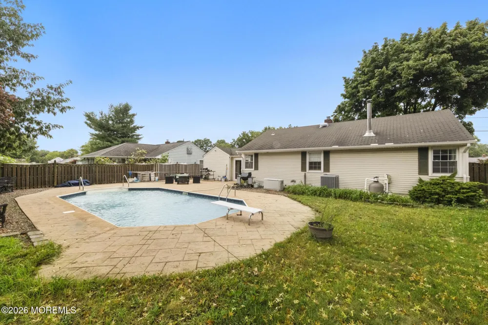 8 Meadowbrook Avenue Eatontown, NJ 07724