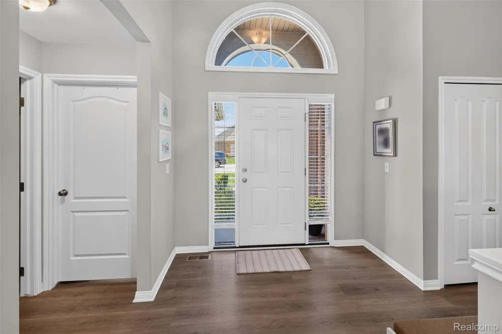 49661 Manistee Drive Chesterfield Township, MI 48047