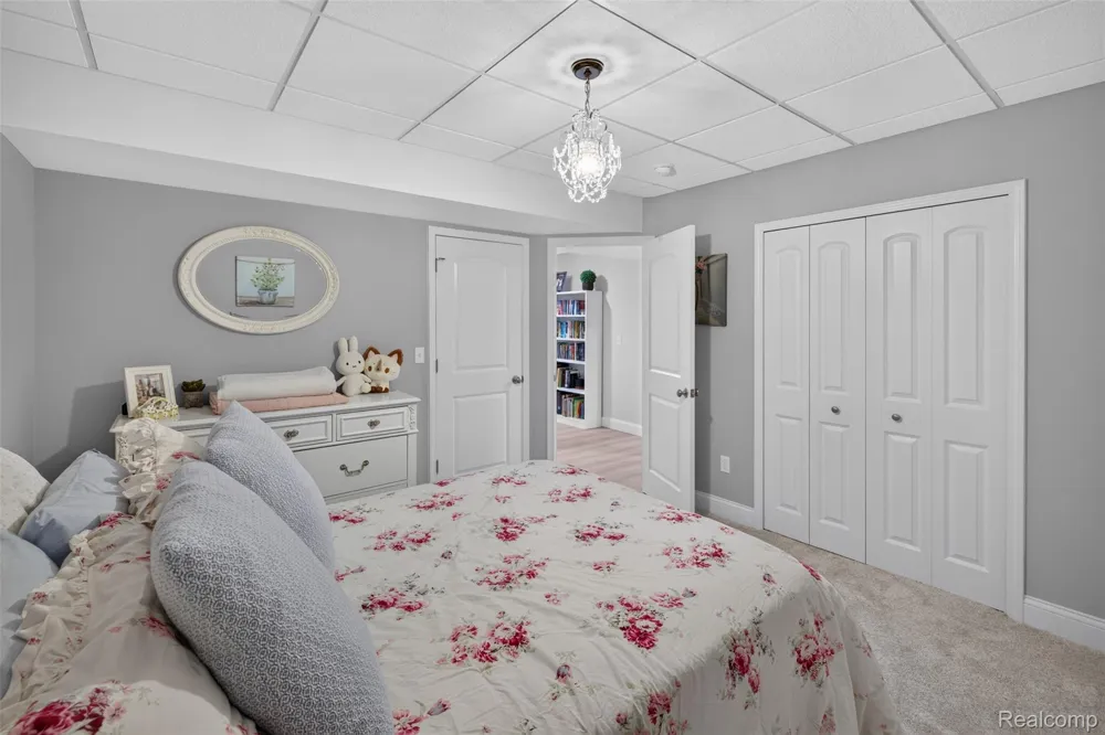 49661 Manistee Drive Chesterfield Township, MI 48047