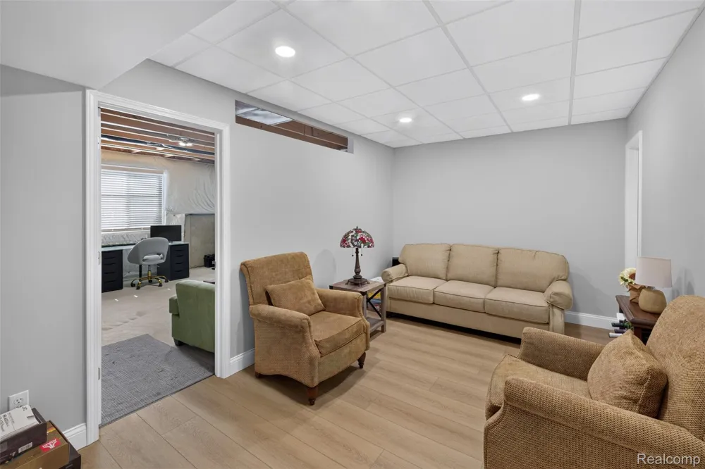 49661 Manistee Drive Chesterfield Township, MI 48047