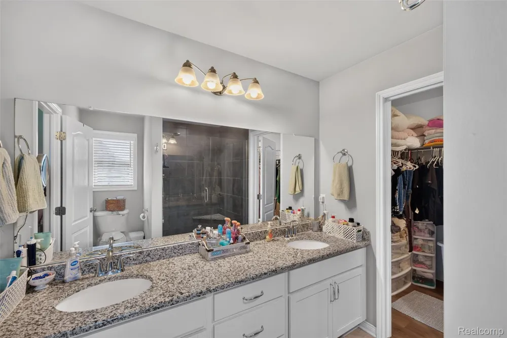 49661 Manistee Drive Chesterfield Township, MI 48047