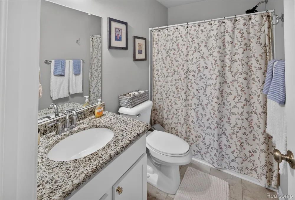 49661 Manistee Drive Chesterfield Township, MI 48047