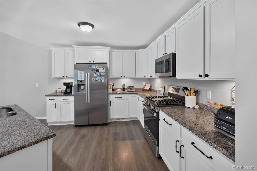 49661 Manistee Drive Chesterfield Township, MI 48047