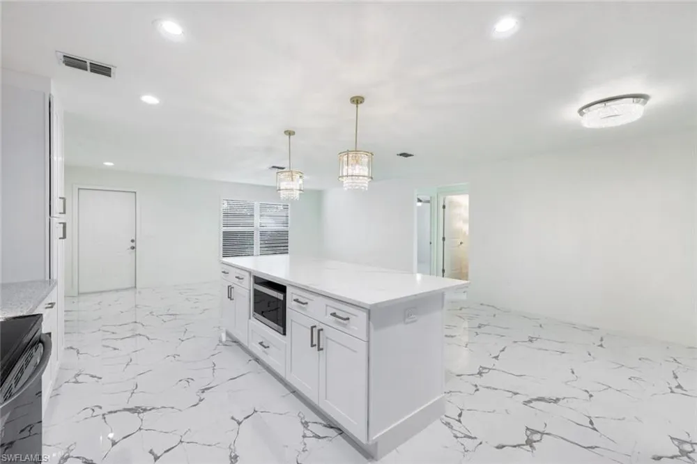 6031 Macbeth Lane Fort Myers, FL 33908