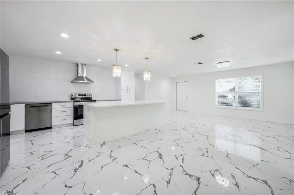 6031 Macbeth Lane Fort Myers, FL 33908
