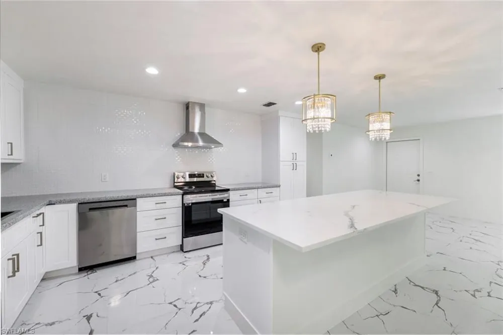 6031 Macbeth Lane Fort Myers, FL 33908