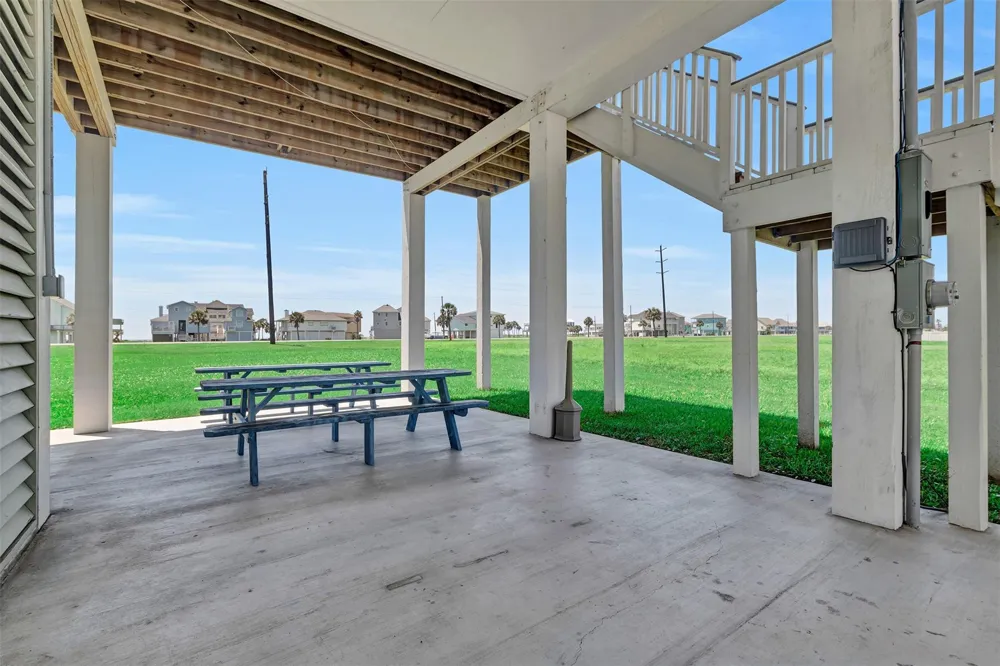 18515 Shaman Drive Galveston, TX 77554
