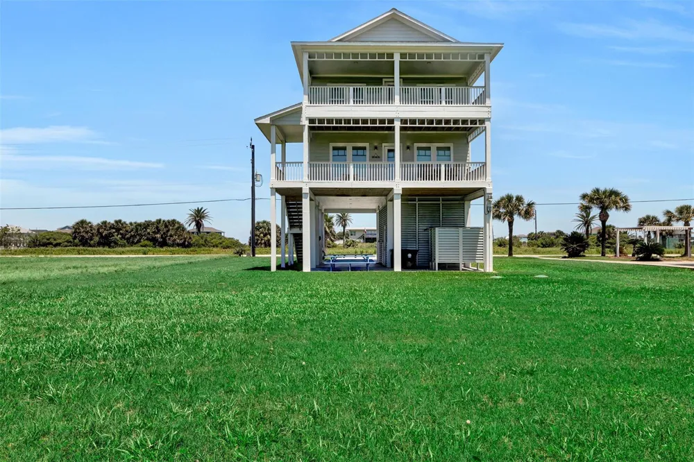 18515 Shaman Drive Galveston, TX 77554
