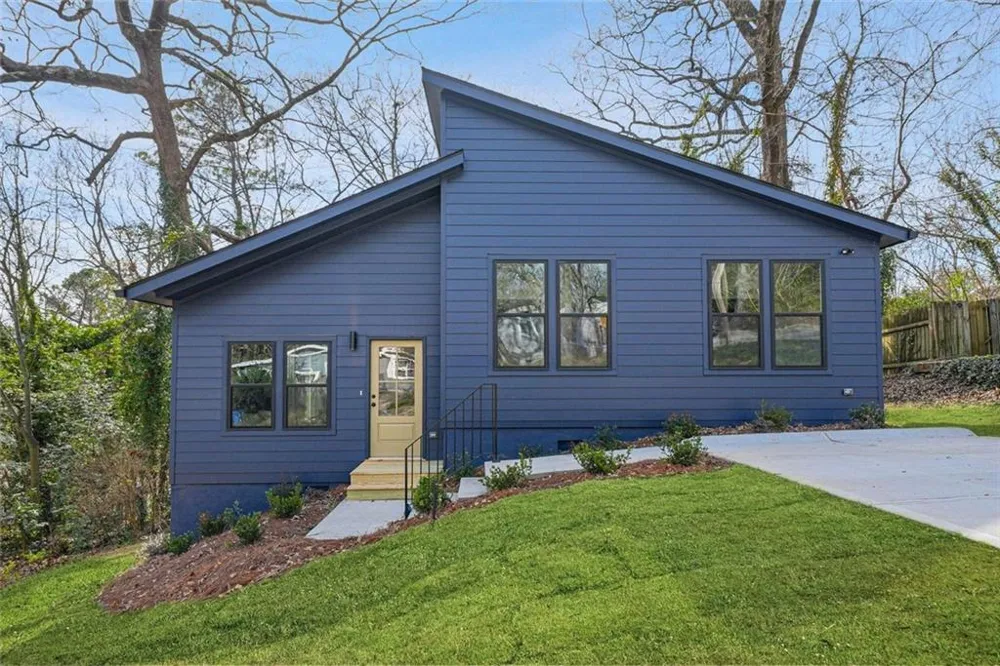 1674 Mary George Avenue NW Atlanta, GA 30318
