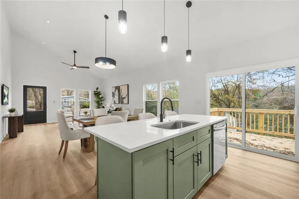 1674 Mary George Avenue NW Atlanta, GA 30318