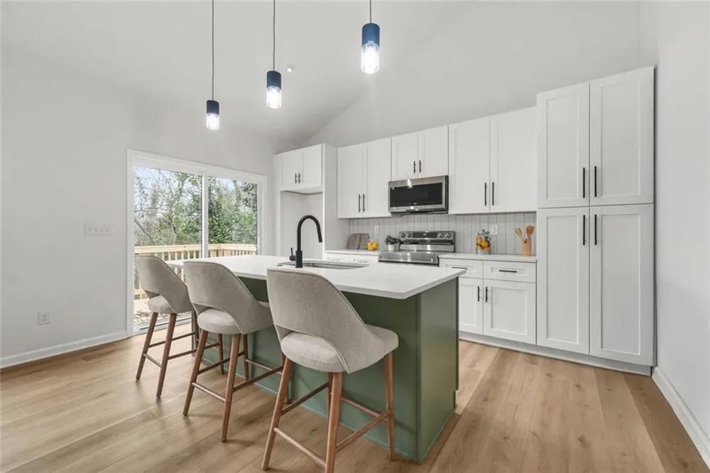 1674 Mary George Avenue NW Atlanta, GA 30318