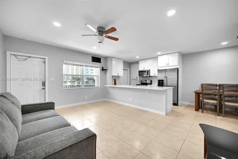 2600 S Ocean Dr #S311