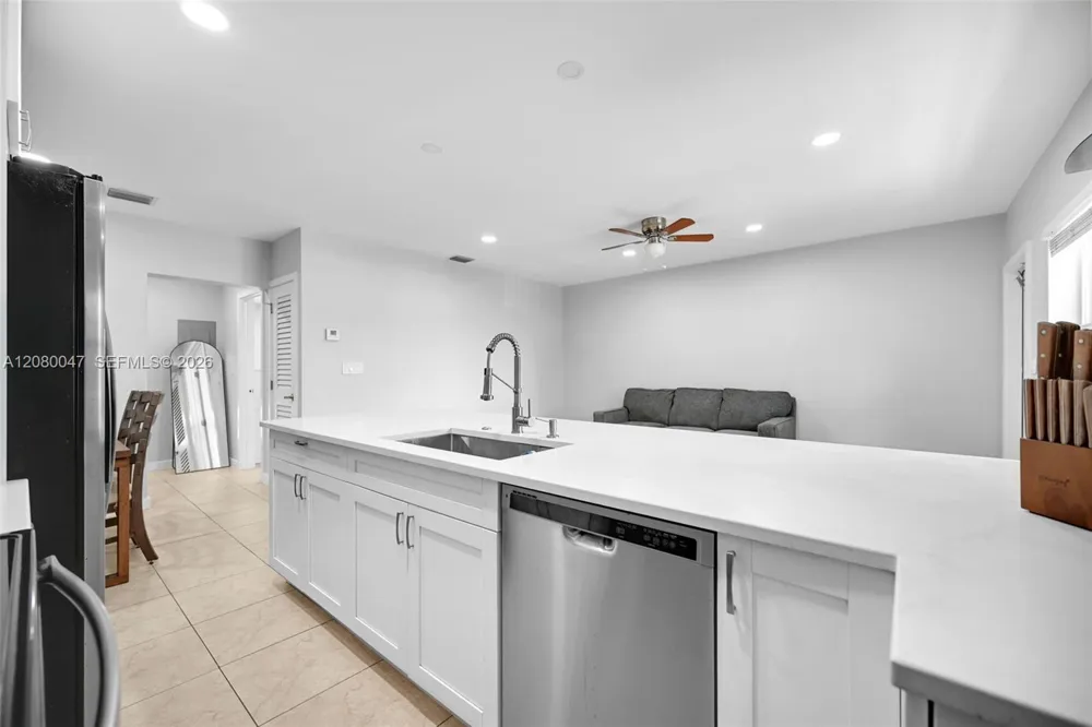 2600 S Ocean Dr #S311 Hollywood, FL 33019