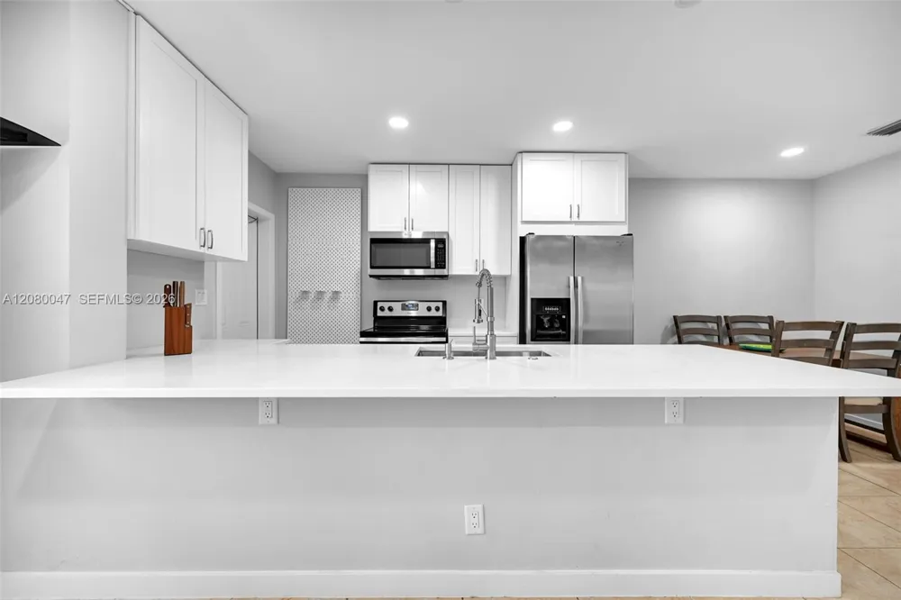 2600 S Ocean Dr #S311 Hollywood, FL 33019