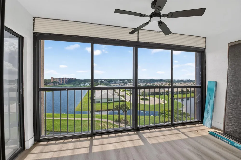 6866 HUNTINGTON LANE #707 Delray Beach, FL 33446