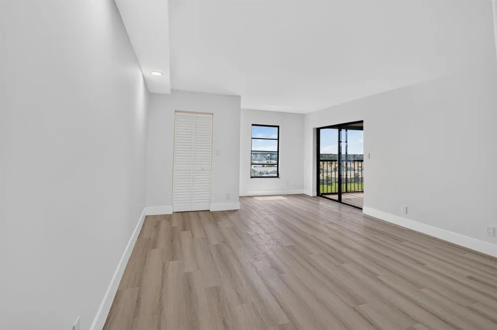 6866 HUNTINGTON LANE #707 Delray Beach, FL 33446
