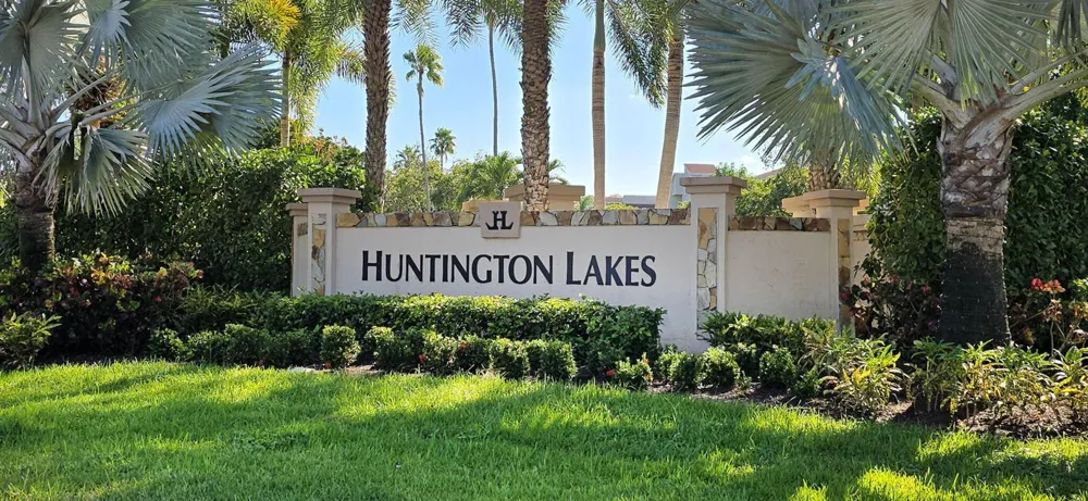 6866 HUNTINGTON LANE #707 Delray Beach, FL 33446