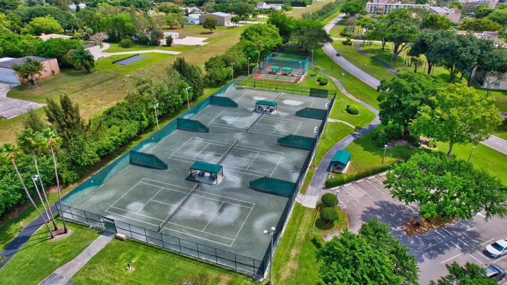 6866 HUNTINGTON LANE #707 Delray Beach, FL 33446
