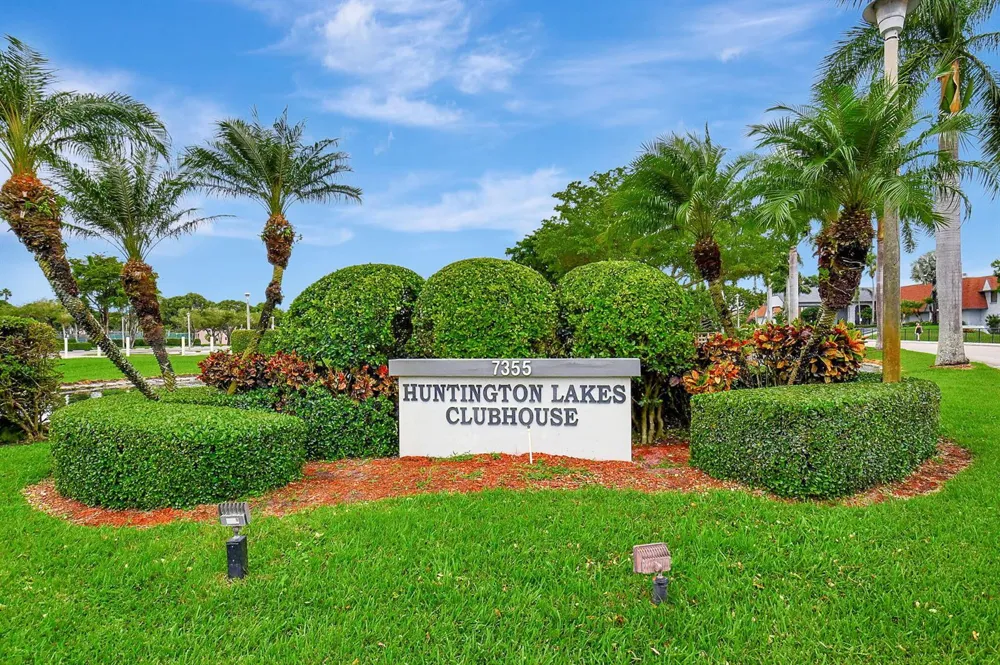 6866 HUNTINGTON LANE #707 Delray Beach, FL 33446