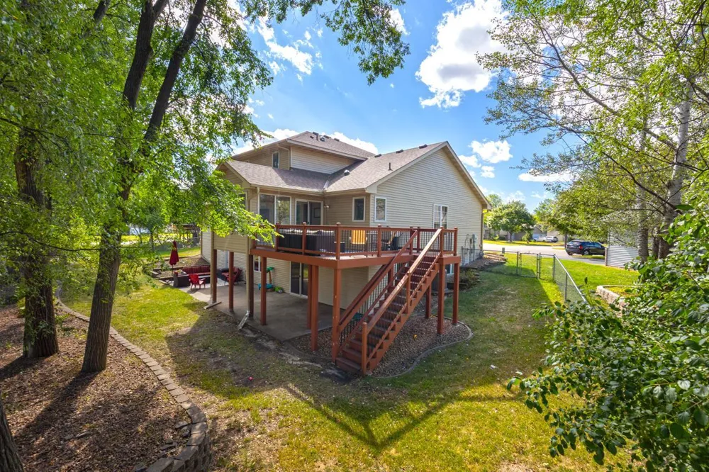 6300 91st Trail Brooklyn Park, MN 55445