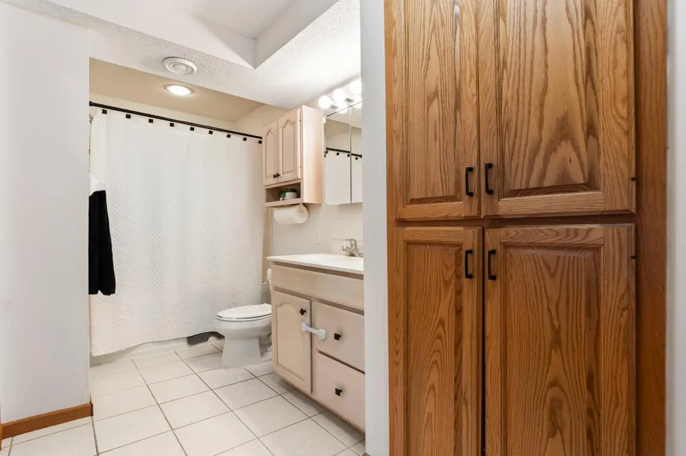 6300 91st Trail Brooklyn Park, MN 55445