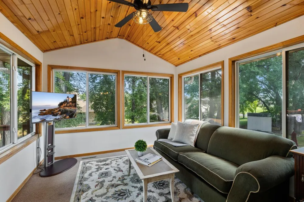 6300 91st Trail Brooklyn Park, MN 55445