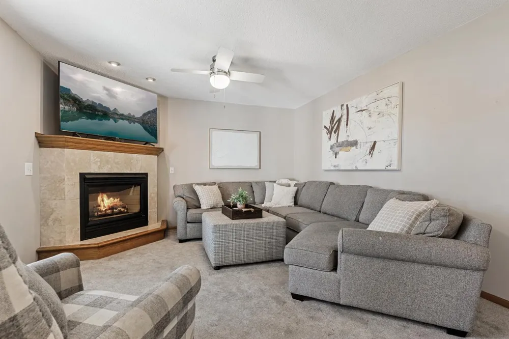 6300 91st Trail Brooklyn Park, MN 55445